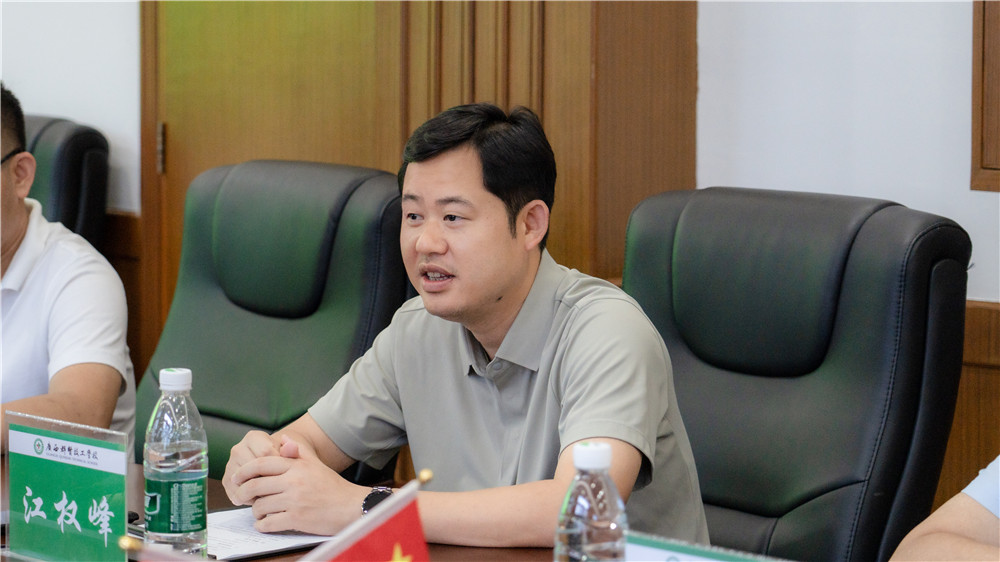 校地企携手促发展 产学研融合兴职教——贵港市覃塘区相关单位到我校考察交流(图4) 校地企携手促发展 产学研融合兴职教——贵港市覃塘区相关单位到我校考察交流(图4)